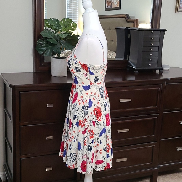 Old Navy midi floral dress - Picture 2 of 11
